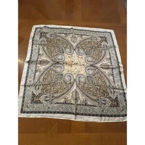 Elegant Paisley Pattern Square Scarf